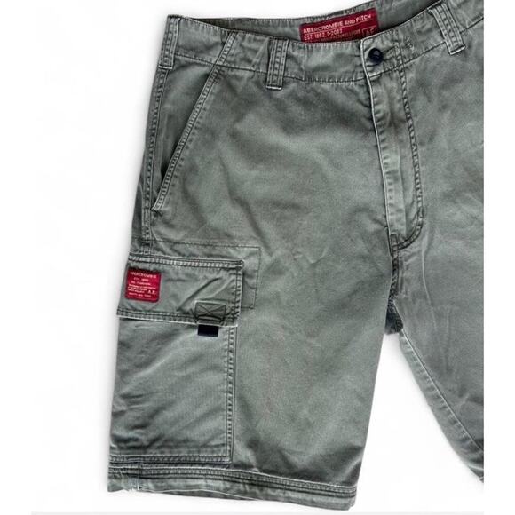 Vintage Y2K Abercrombie And Fitch Men’s Green Cargo Shorts Waist Size 34” - Picture 2 of 6